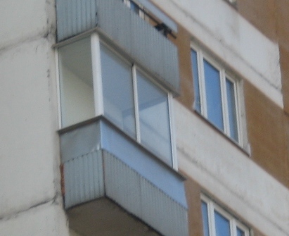 Остекление балкона в строгино окнами из алюминия..